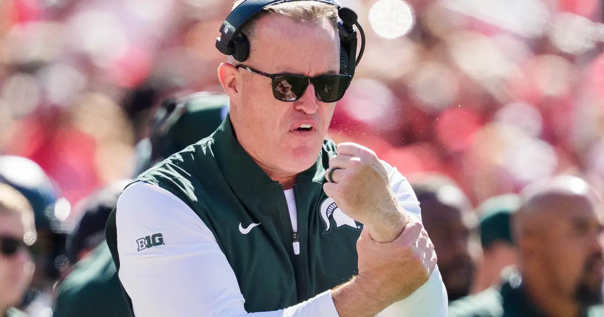 Michigan State coach Pat Fitzgerald apologizes for middle finger gesture in game vs. Illinois