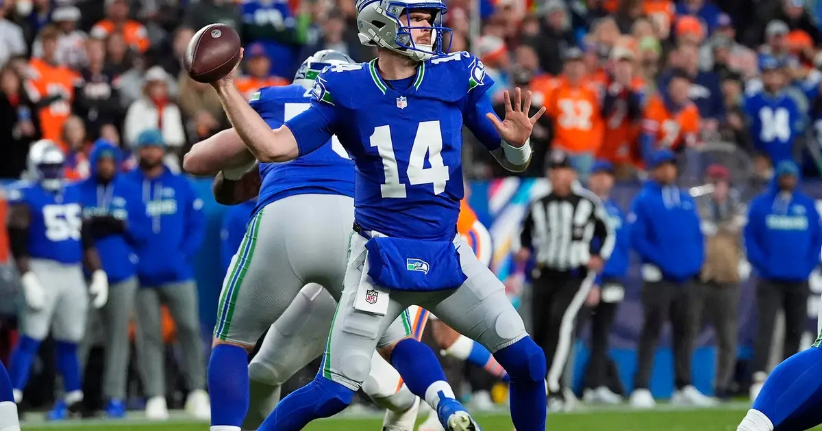 Mike Macdonald shuts down potential Seahawks quarterback change, sticking with Sam Darnold