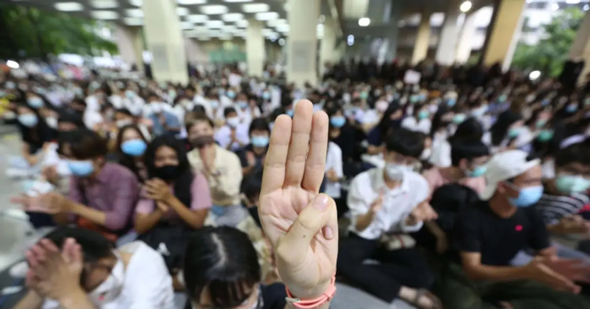Bangkok Post - Young voters poised to reshape politics