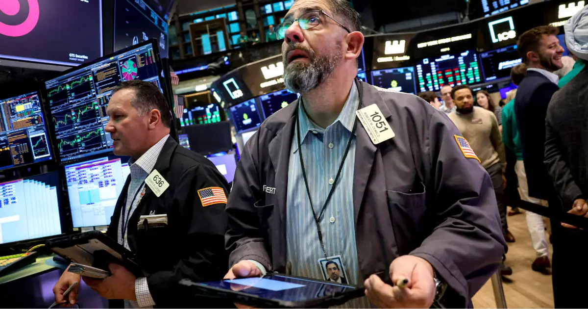 Dow falls 400 points, oil spike moderates amid Middle East tensions