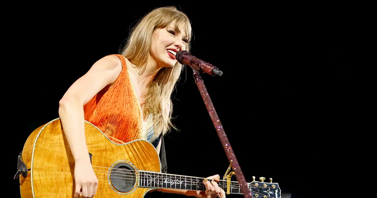 Taylor Swift Named to the Nashville Songwriters Hall of Fame, Becoming Its Youngest Inductee Ever