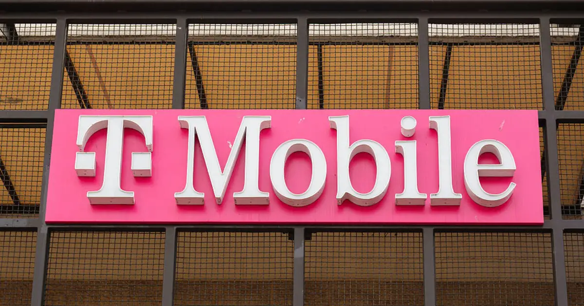 T-Mobile’s Home Internet Deals Include $200 Cash-Back Credit and Free Subscriptions to Hulu and Paramount+