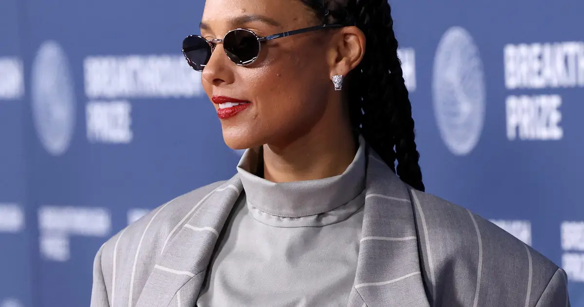 Music Industry Moves: Alicia Keys Signs With CAA in All Areas; SONA’s Emerging Songwriter Award Nominations Now Open