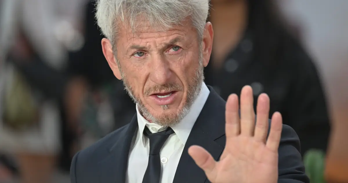 Don’t Ask Sean Penn for a Selfie — Even If You’re a Holocaust Survivor