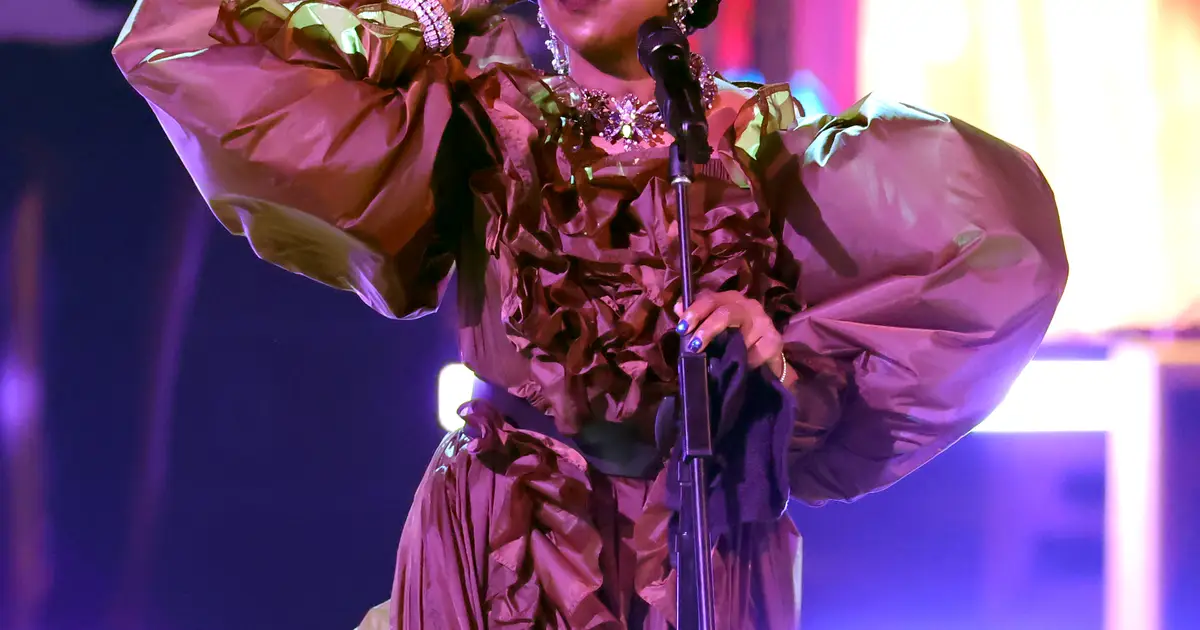 Lauryn Hill Receives All-Star Tribute From Queen Latifah, SZA, Doechii, Doja Cat, Nas and More at BET Awards 2026