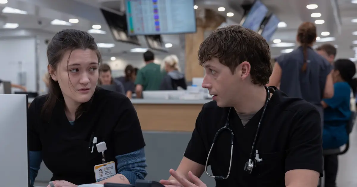 ‘The Pitt’ Stars Isa Briones and Gerran Howell on Who Gets Squeamish on Set, Season 3 Expectations and the Unlikely Santos/Whitaker Friendship