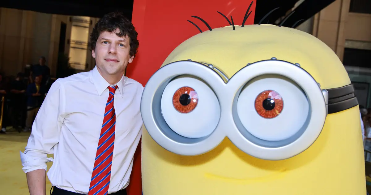 Watch ‘Minions & Monsters’ Stars Jesse Eisenberg, Jeff Bridges and Zoey Deutch Speak Minionese