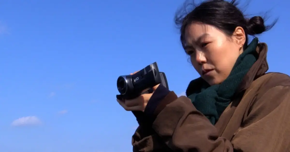 ‘Nowhere to Lay My Eyes’ Review: Kim Minhee Once More Gives a Melancholy Masterclass in a Hong Sangsoo Miniature