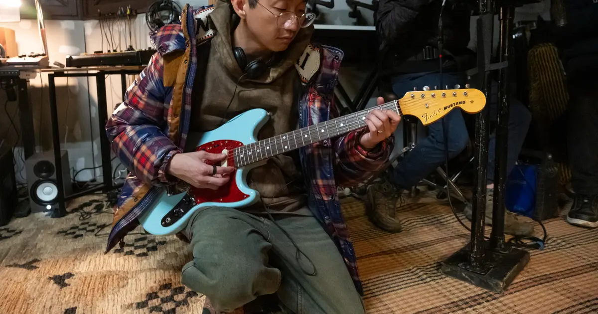 ‘Beef’ Creator Lee Sung Jin on Abandoning His Tom Brady Heist Plot and the Finneas, Cailee Spaeny Emmy Snubs