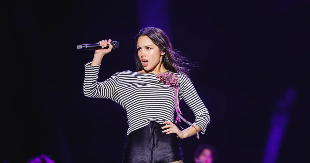 Olivia Rodrigo Debuts ‘Pretty Sad’ Songs at Sweltering Brooklyn Surprise Show: Concert Review