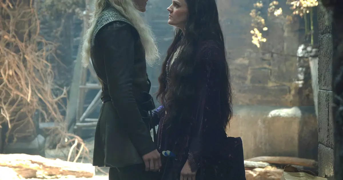 ‘House of the Dragon’: Gayle Rankin on That ‘F — ed Up’ Aemond-Alys-Alicent Scene, ‘Unbearable’ Family Dinner and Dragon Egg Plans