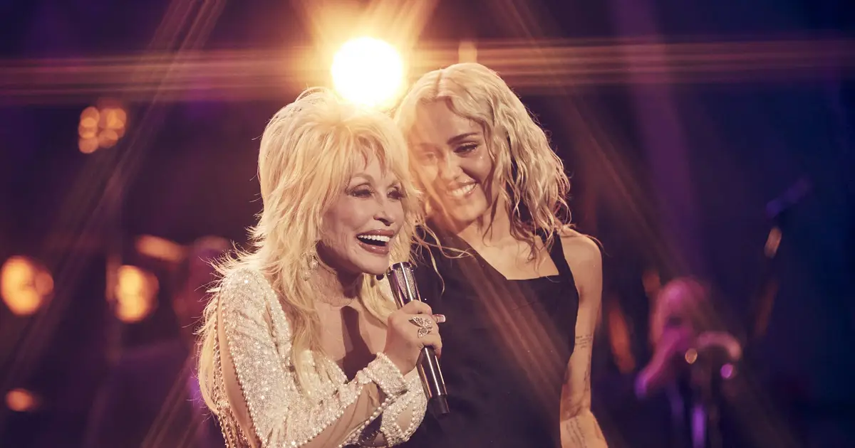 Miley Cyrus Describes Last Conversation With Dolly Parton, Prompted by Sending Over Her New Album: ‘Though We Were So Different, That’s What Made Us Perfect fo…