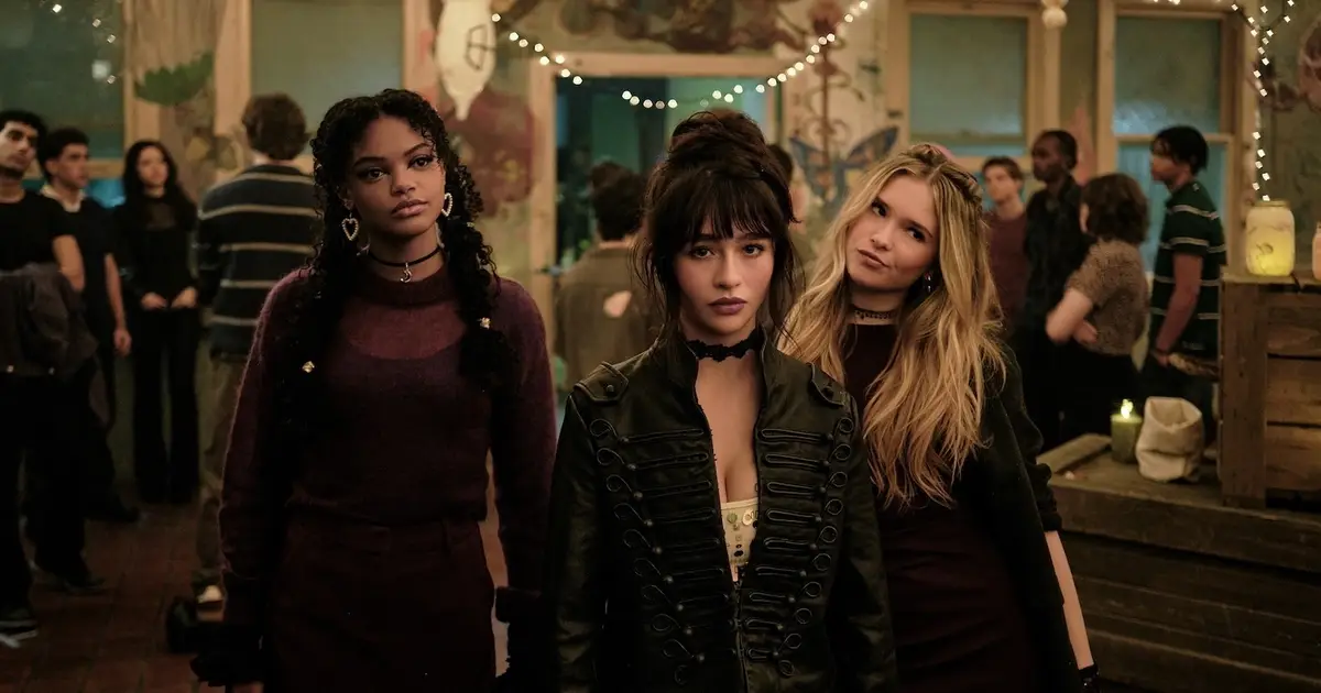 ‘Coven Academy’ Creator Breaks Down Briar’s Family Tree, Dark Magic as an Addiction Metaphor, ‘Misogyny’ Against Witches — and a Deleted Kiss Scene