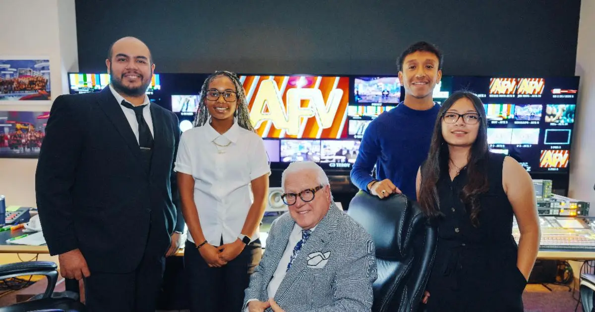 Television Academy Foundation Pacts With Best Buy to Launch Production Assistant Training Program for Los Angeles Area High School Students