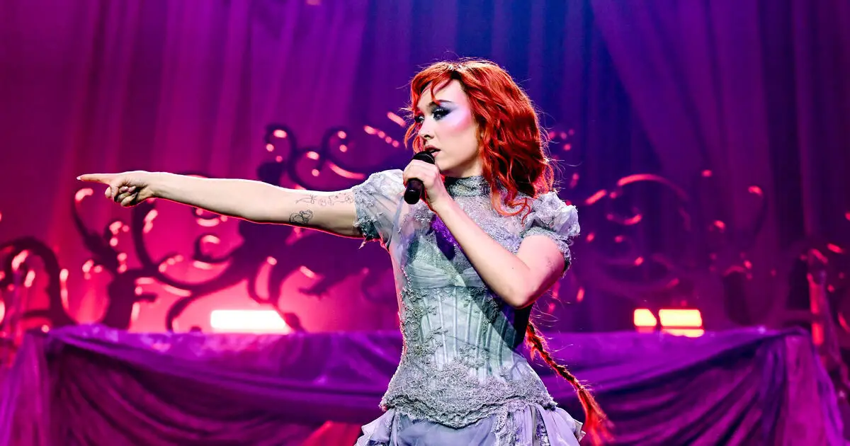 Chappell Roan Invites Christina Aguilera for ‘Coffee,’ and Fully Manages ‘Expectations,’ in First Night of Benefits at L.A.’s Shrine: Concert Review