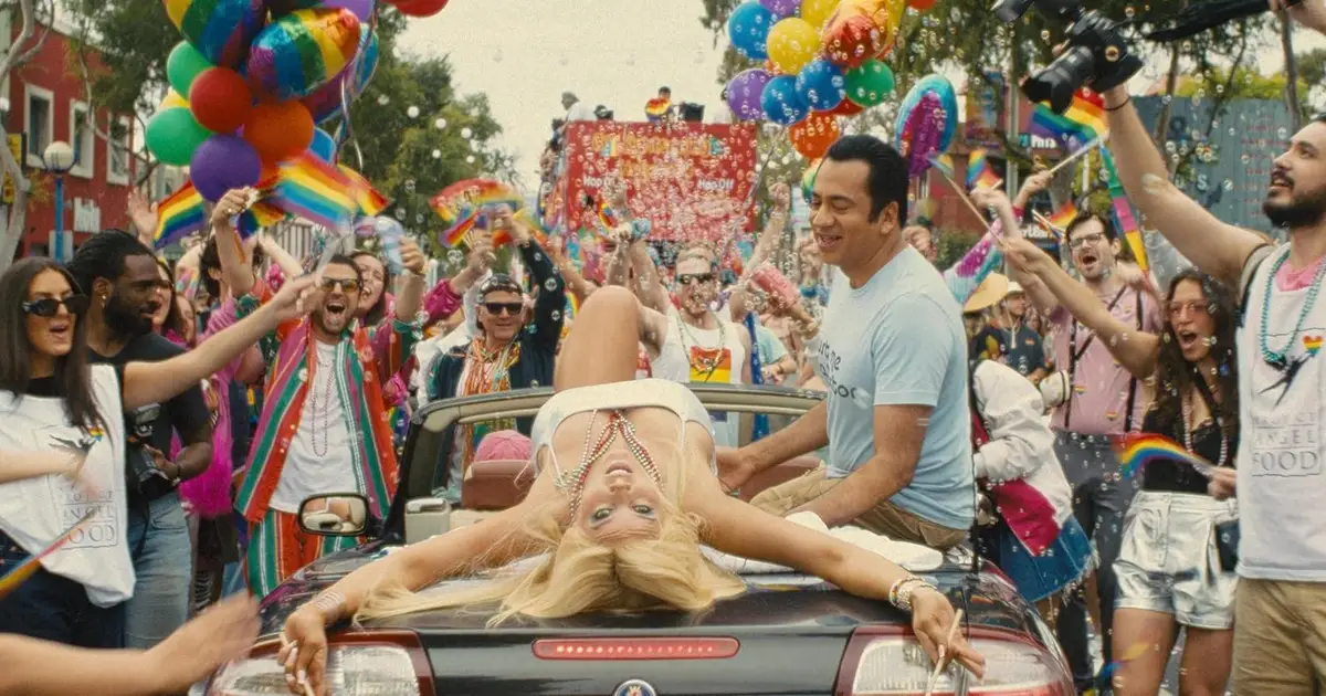 ‘Trust Me, I’m a Doctor’ Review: Kal Penn and Abbie Cornish Star in a Minor Sidebar to the Anna Nicole Smith Story