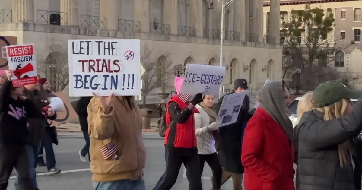 Protesters march in downtown Macon over killing of Alex Pretti - 41NBC News