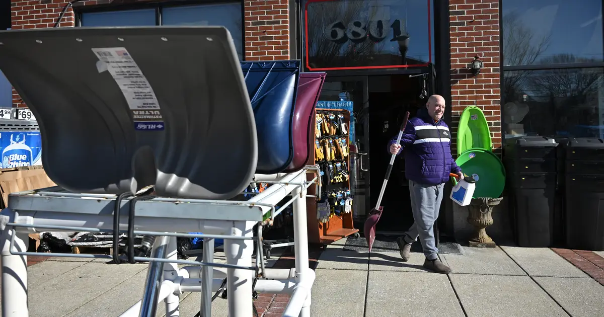 Possible snowstorm has businesses , governments bracing