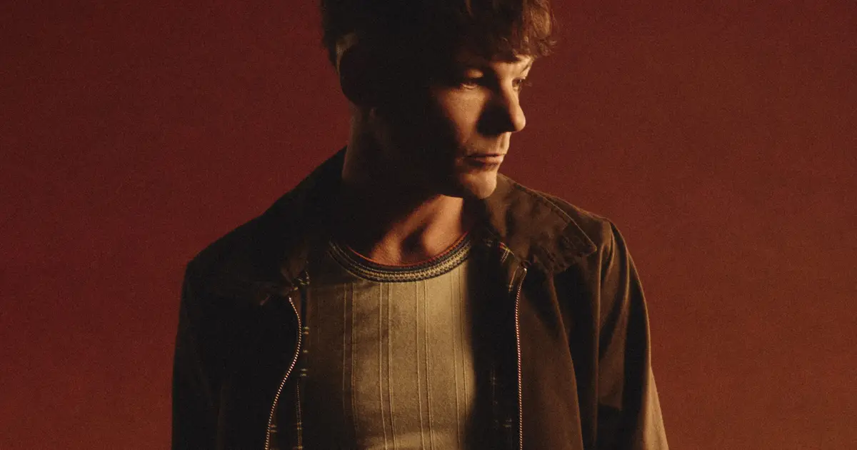 Louis Tomlinson  How Did I Get Here ? Makes Top 10 Debut on 5 Charts