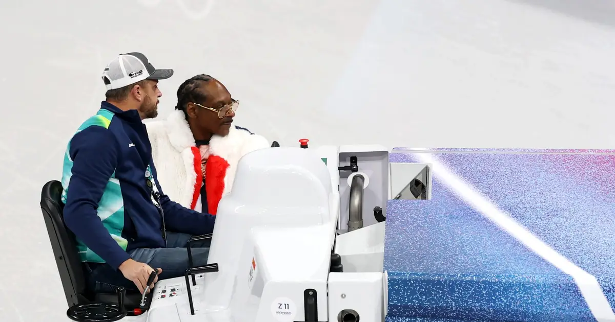 Snoop Dogg Kicks Off Winter Olympics Gig By Hanging With  Quad God