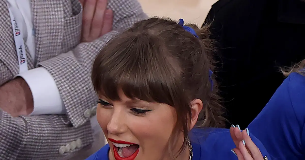 Taylor Swift & Haim Sisters Sit Courtside at NBA Finals Game 4 — And You Have to See Their Hilarious Homemade Knicks Shirts