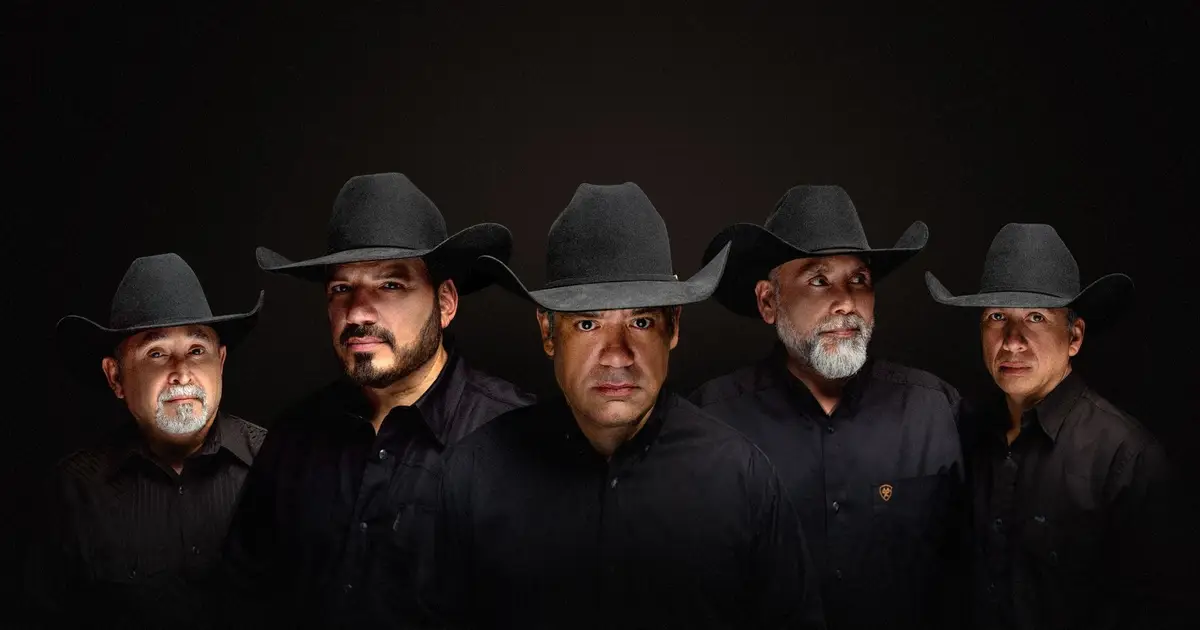 Kacey Musgraves Takes ‘Uncertain, TX’ Across the Border With Tejano Legends Intocable
