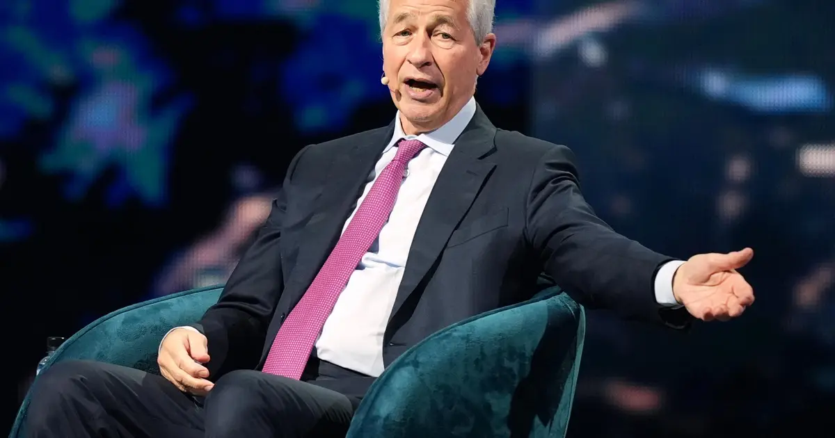 Trump sues JPMorgan for $5 billion , alleges bank closed his accounts