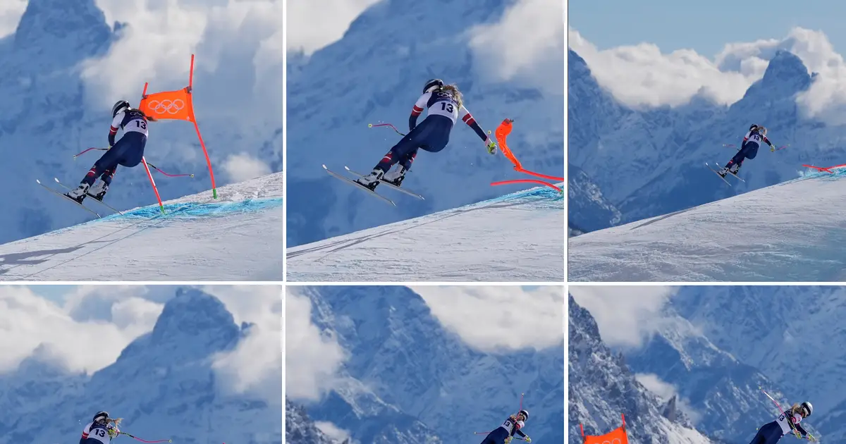 Olympics : Lindsey Vonn crashes , taken away by helicopter