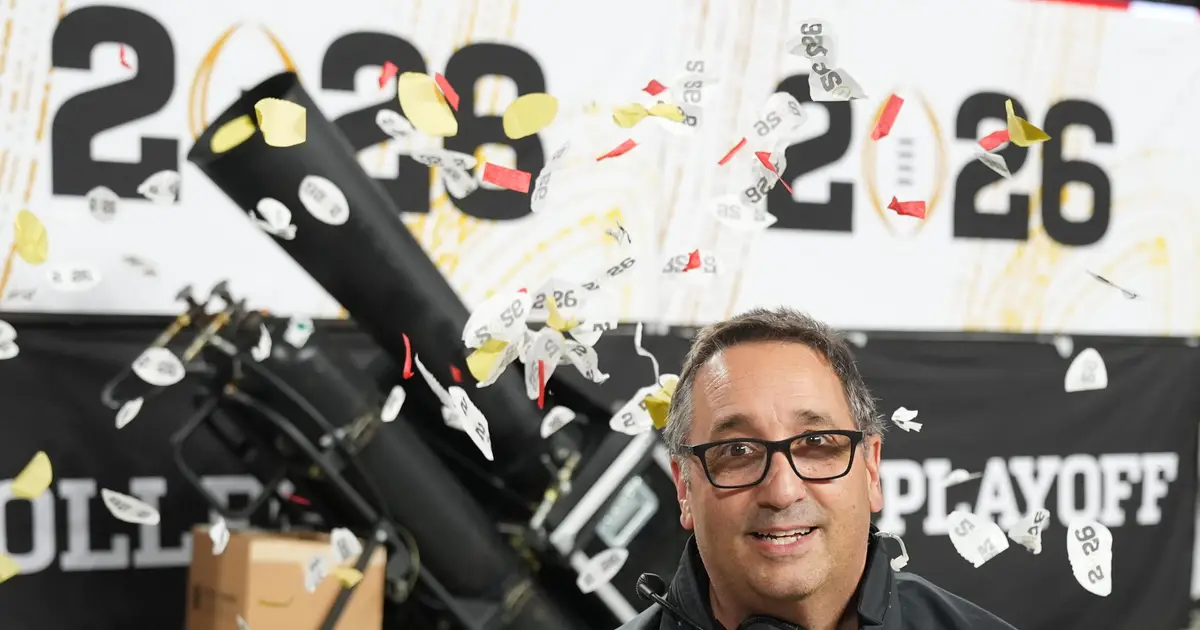 Meet the man behind the Super Bowl annual confetti blizzard – Chicago Tribune