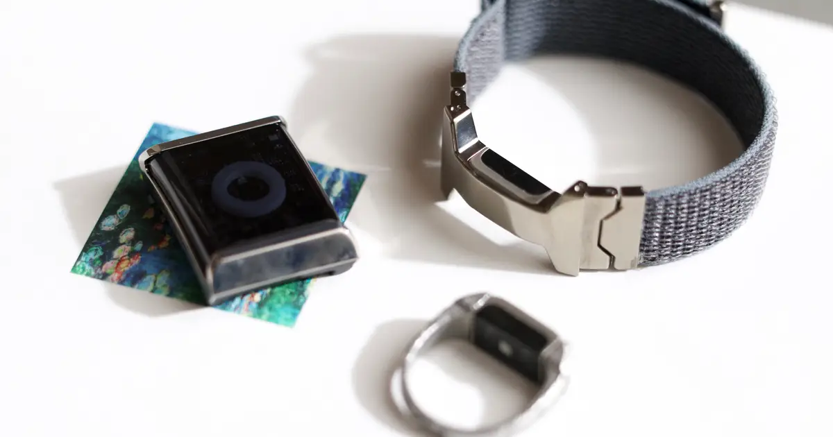 The 3-in-1 Alloop Wearable Could Replace Both Your Wellness Wristband and Ring