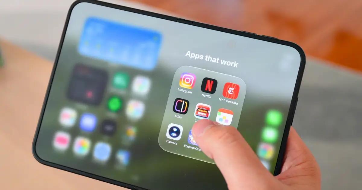 7 iPhone Duo Apps That Take Full Advantage of the New Foldable Phone