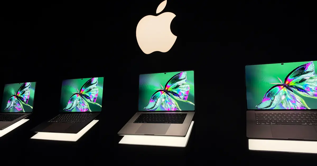 Touchscreen MacBook Pro Hands-On: Apple Finally Lets Us Swipe the Screen