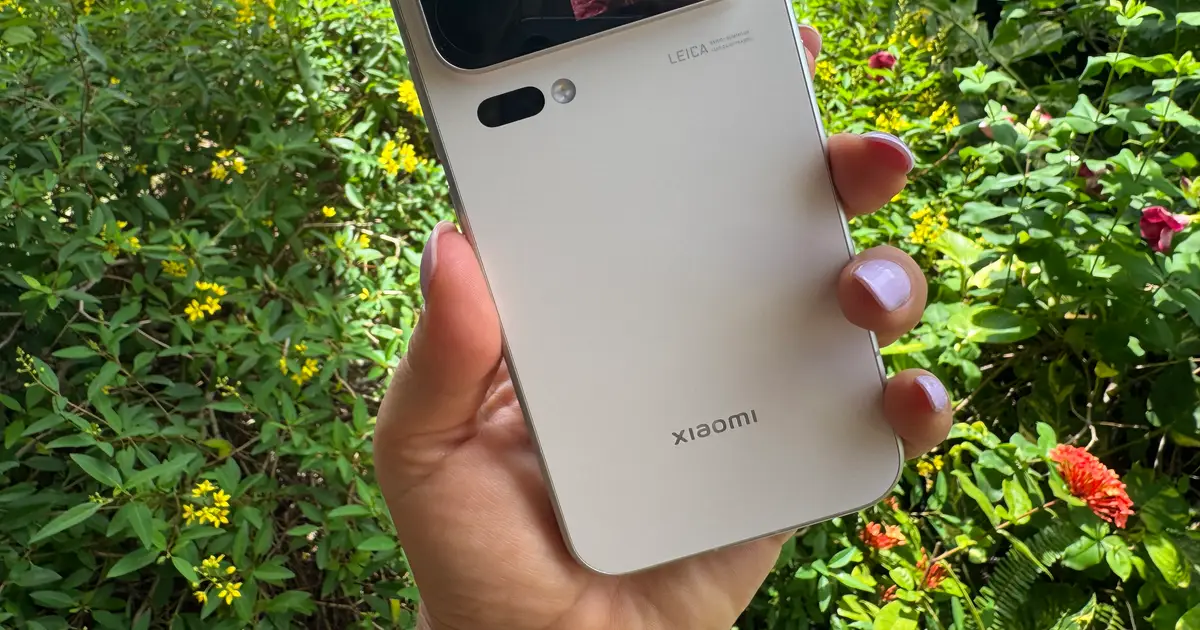I’m Enamored With the Xiaomi 18 Pro Max’s Rear Second Screen