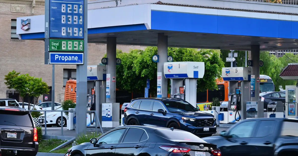 US Department of Transportation Makes Way for Less Efficient Cars as Fuel Prices Soar
