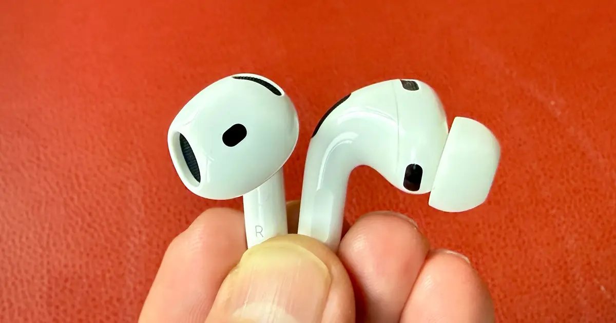 Video Found in MacOS Shows Apple’s Rumored Camera-Equipped AirPods in Action