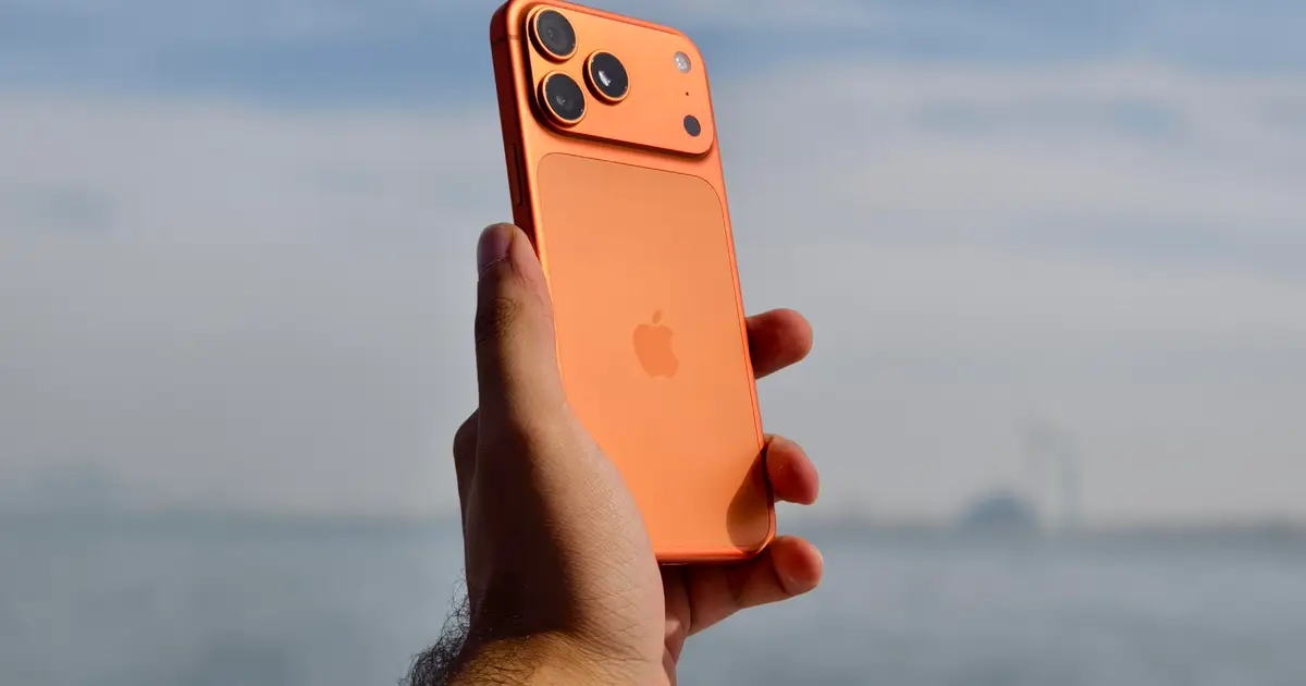 Apple’s 20th Anniversary All-Glass iPhone Is Still on the Menu, Report Says
