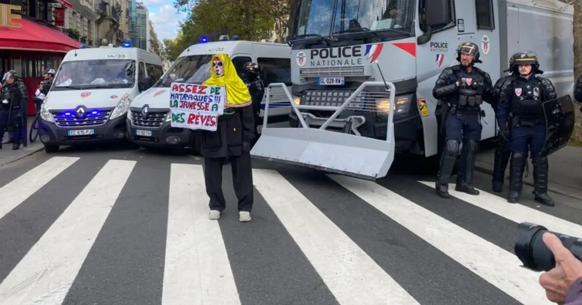 Tens of thousands of French students mobilize in ‘Act V’ of mass protests