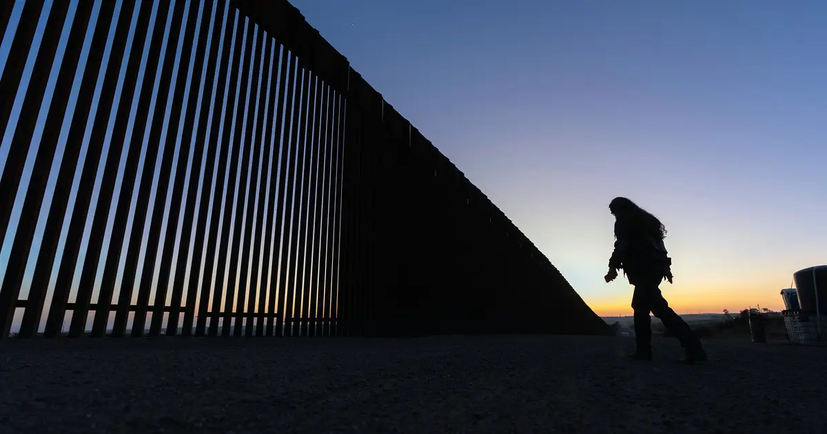 Amy Reichert : Two friends , one broken immigration system