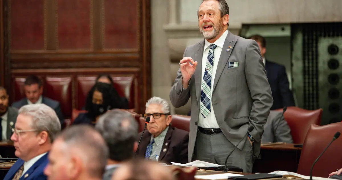 Trump jumps into NY - 19 race , backing Oberacker and blasting Riley