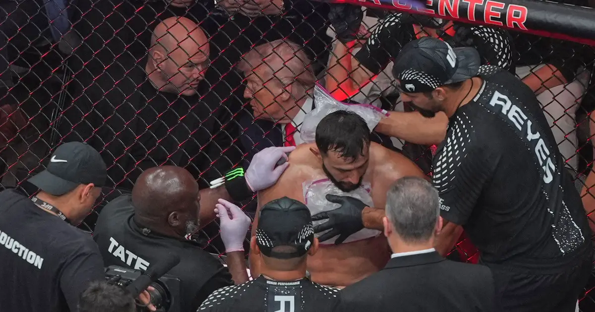 Trumps find tacky new way to profit from White House cage fight
