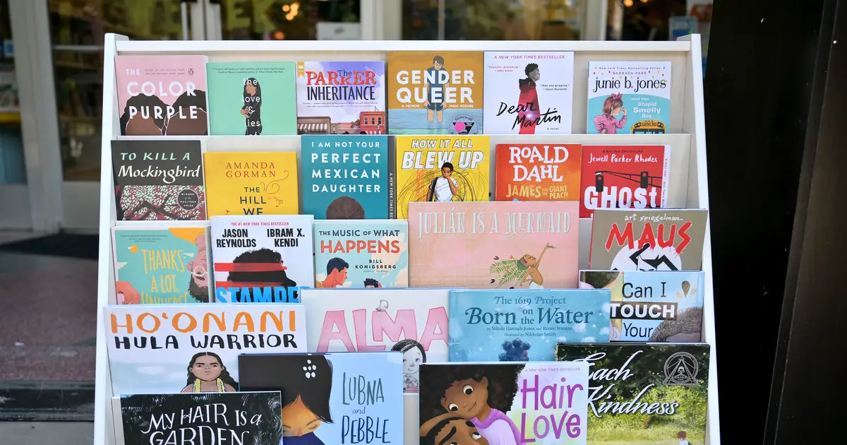 Elizabeth School District drops appeal in book - ban case