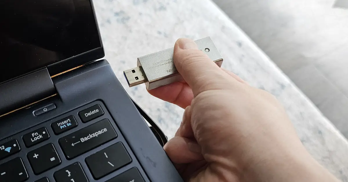 Are USB flash drives becoming obsolete?