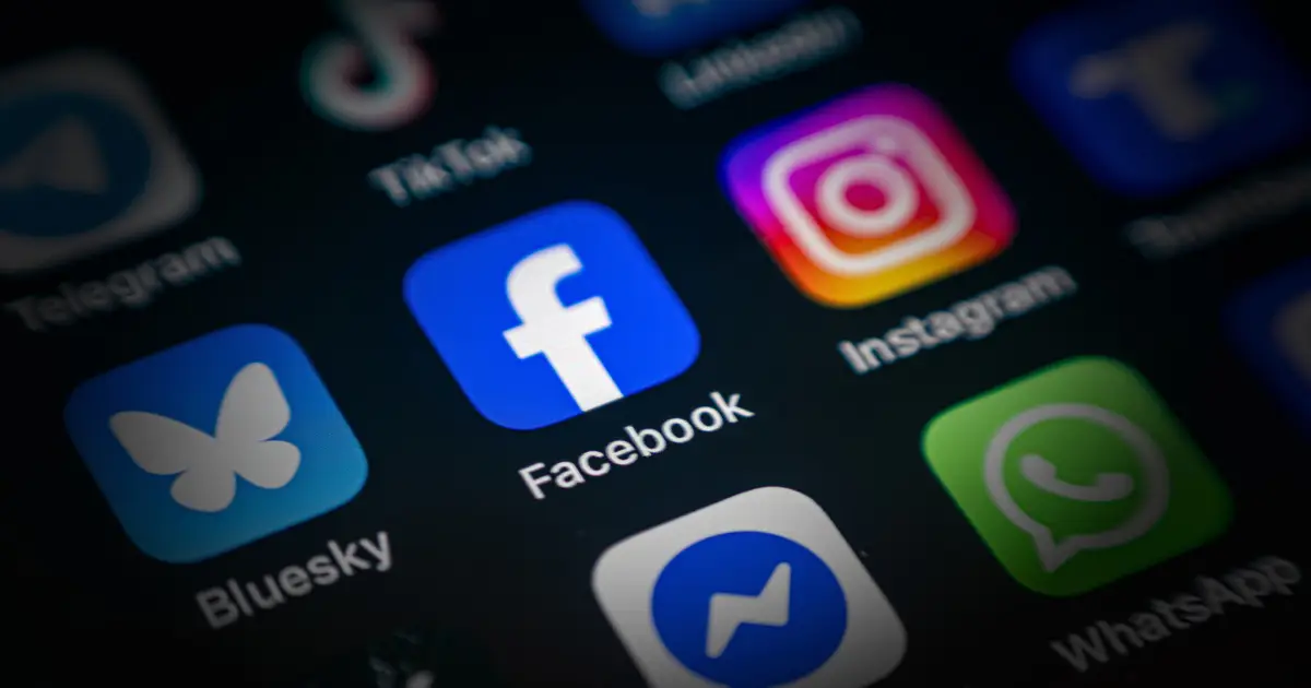 Facebook and Instagram appear to down