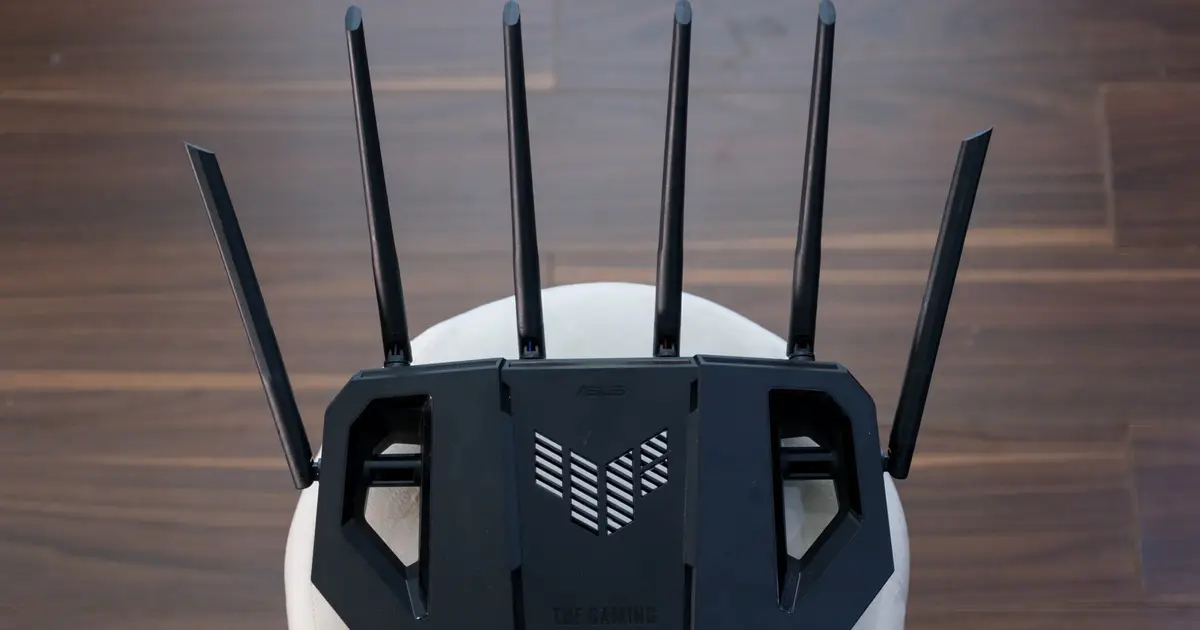 Why do routers have so many antennas?