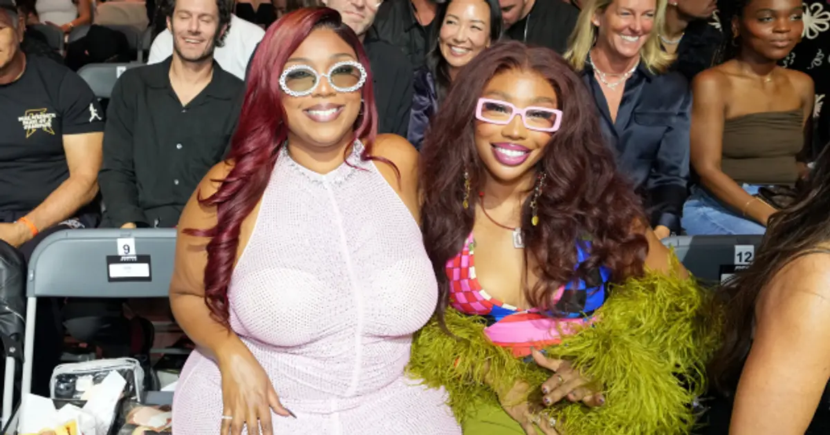 Lizzo says SZA helped her through disappointment over new album sales – KS95 94 . 5