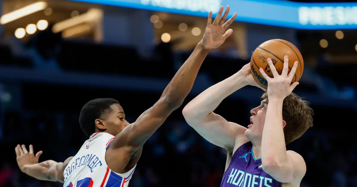 Hornets take a 50 - point lead for 2nd time this month , battering 76ers