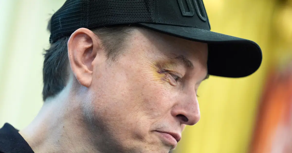Musk shifts focus to Moon as Mars mission remains years away