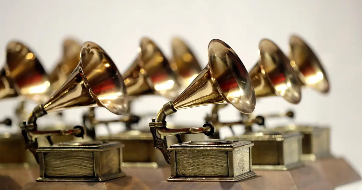 What does the Grammy Award have in common with a helicopter ?