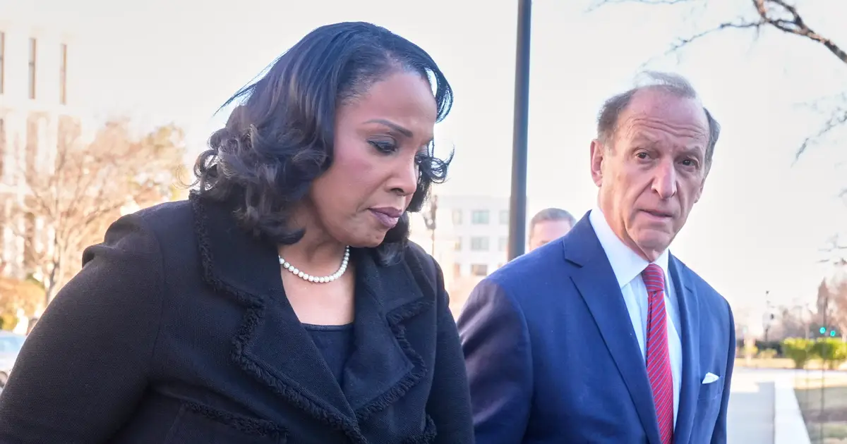 Supreme Court seems inclined to keep Lisa Cook on Fed board