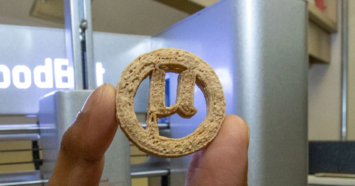 Plastic bottles can be turned into edible, vanilla-flavour cookies